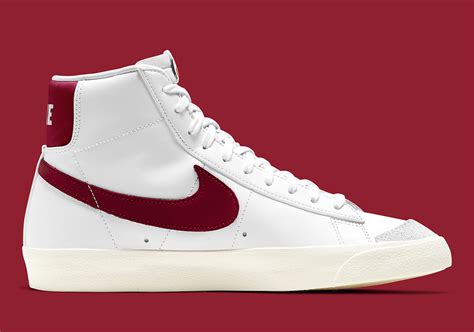 Nike Blazer Shoes Red .